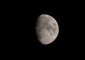 Σελήνη σε γέμιση προς Πανσέληνο – Αύξων Αμφίκυρτος