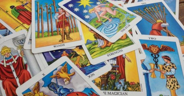 Χαρτομαντεία ΤΑΡΩ – Λόγια, υποσχέσεις και πράξεις σε ταύτιση