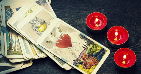 Χαρτομαντεία MANDALA – Κεραυνοβόλοι έρωτες για τους ελεύθερους